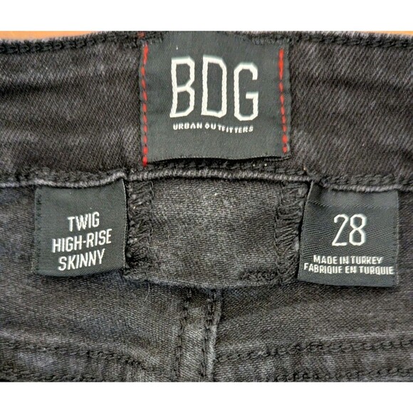 URBAN OUTFITTERS BDG Twig High-Rise Embroidered Floral Women's Jeans SZ 28 - Picture 9 of 16